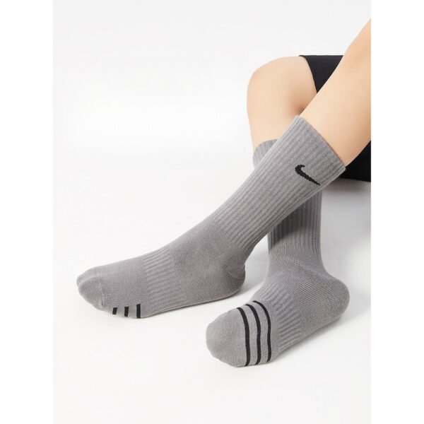 3 Pairs Nike Sports Socks Breathable Cushioned Athletic Crew Socks